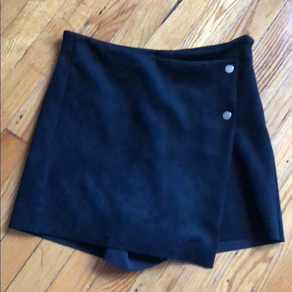 Zara skort in black faux suede size S